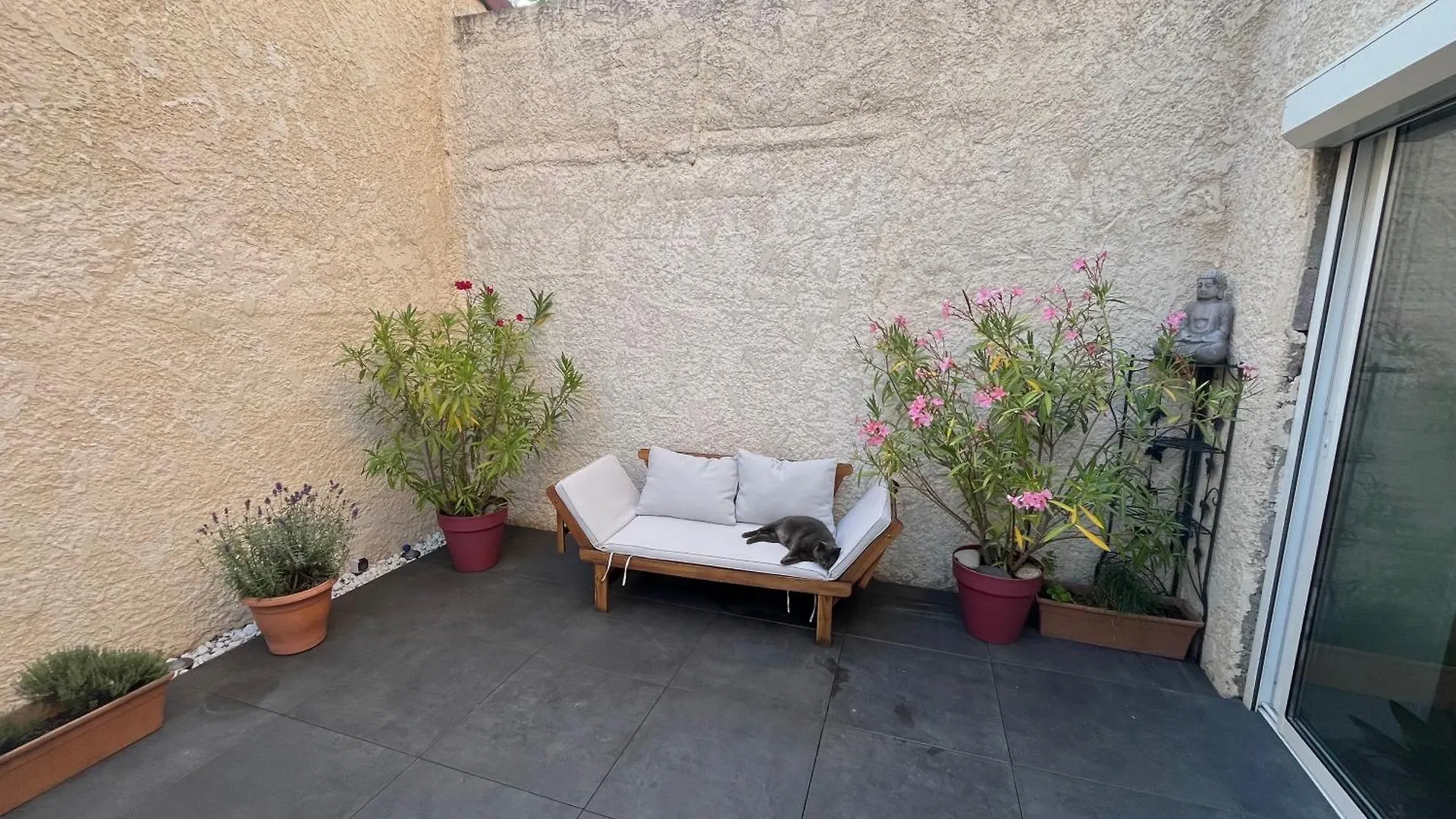 Etape Lembronnaise Bed & Breakfast Saint-Germain-Lembron 0*,  Fransa